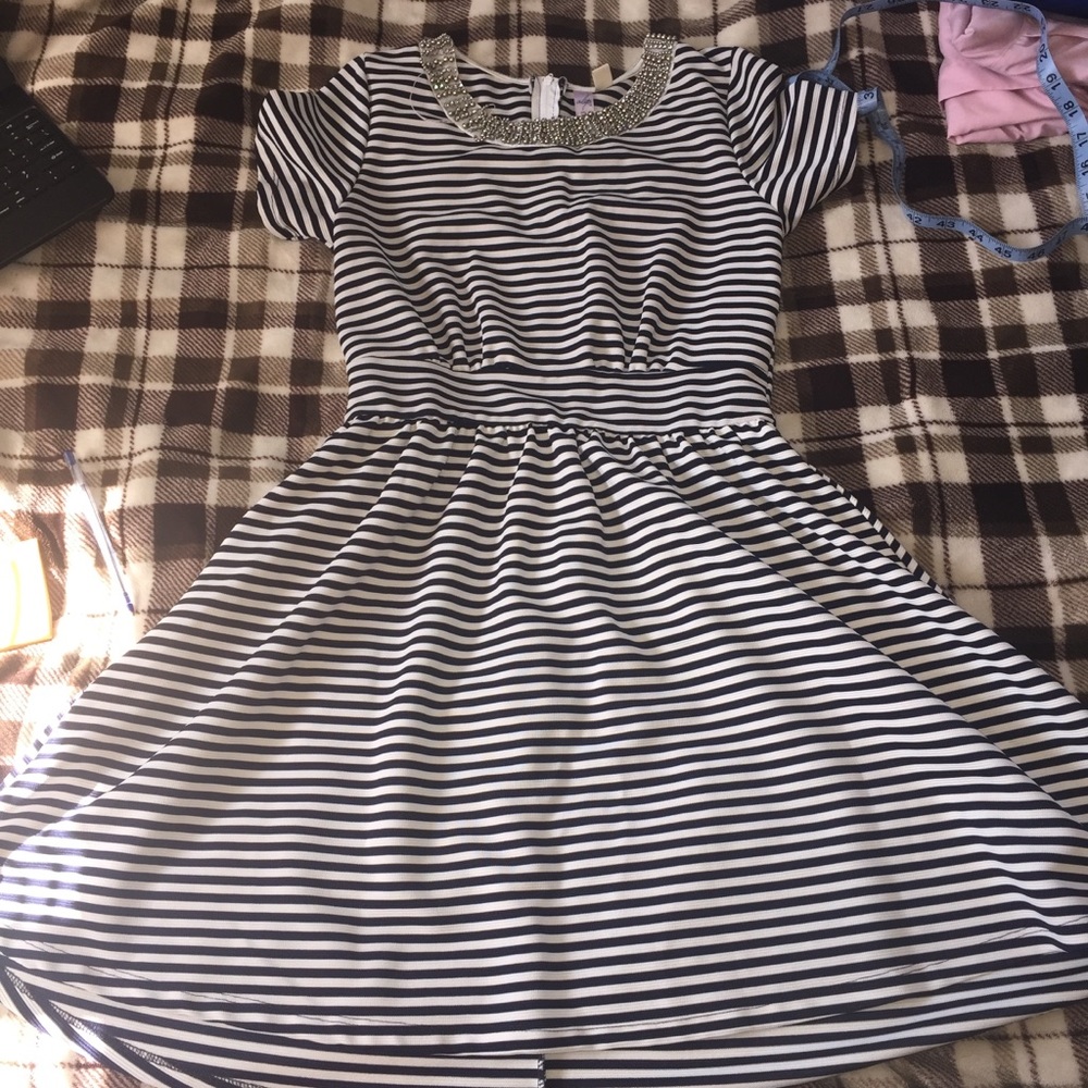 Stripped dress with beaded collar